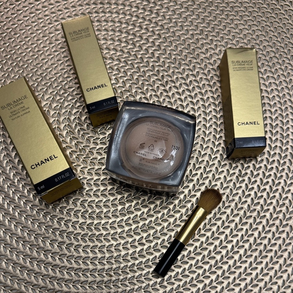 CHANEL sublimage concealer - Picture 3 of 6